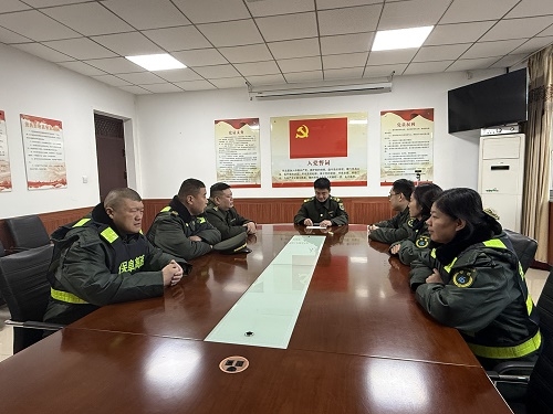 71aa51075d4fb934cb3dce521a46aad4.jpg 71aa51075d4fb934cb3dce521a46aad4.jpg